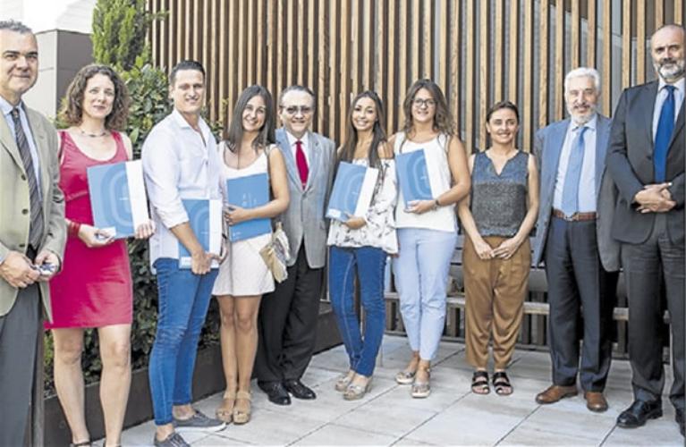 Becas el Periodico