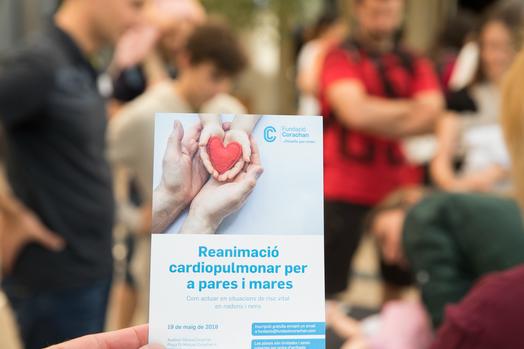 Taller de reanimación cardiopulmonar para padres, madres y cuidadores